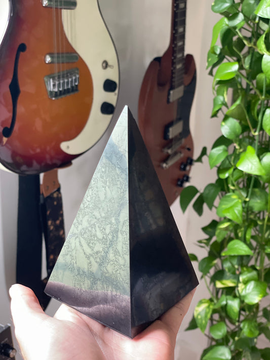 Medium Shungite Pyramid